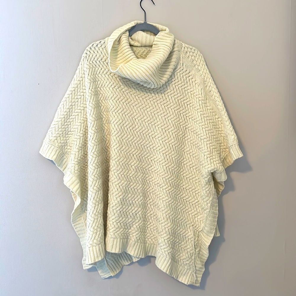 Lolë cream knit poncho
